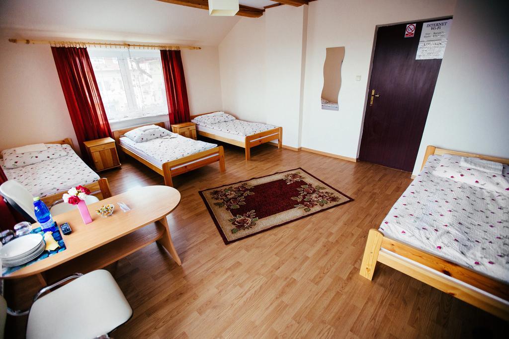 Tanie Noclegi 2 Kielce Exterior foto